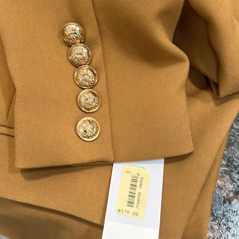 New with tags Women’s Blazer in XL - Picture 12 of 14